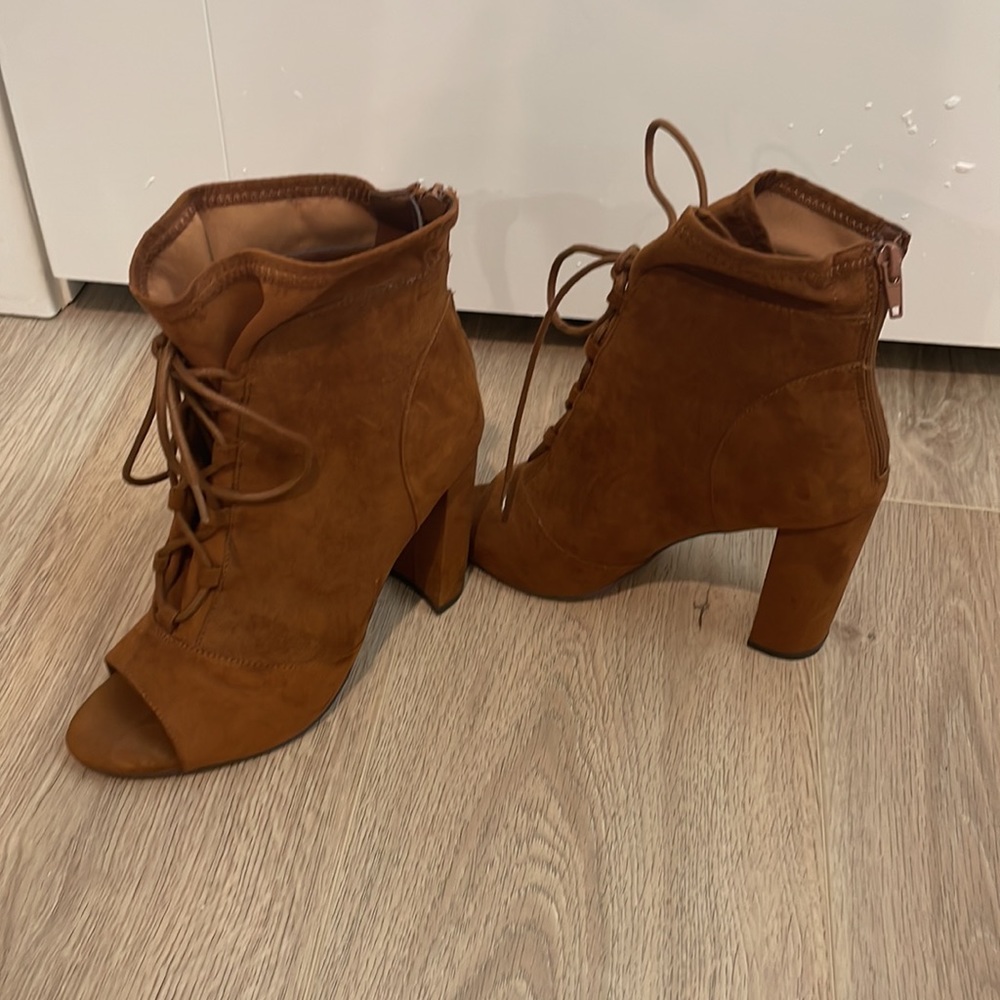 Open toe booties - Picture 2 of 4